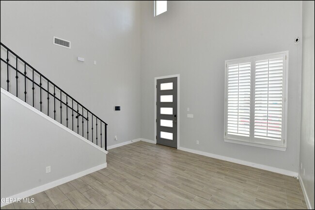 Building Photo - 205 Anglesy Pl