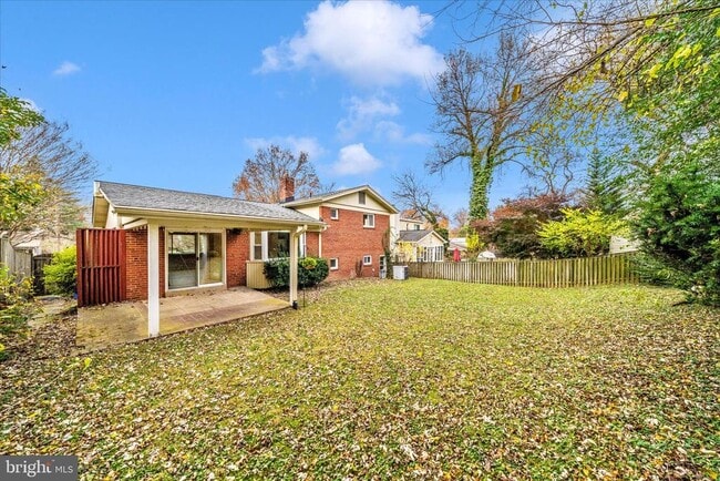 Building Photo - 3906 Montrose Dr