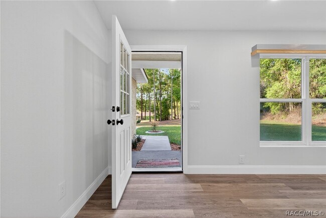 Building Photo - 618 Spruce St