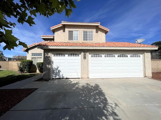 Building Photo - Lancaster 3 bedroom - AVAILABLE NOW!