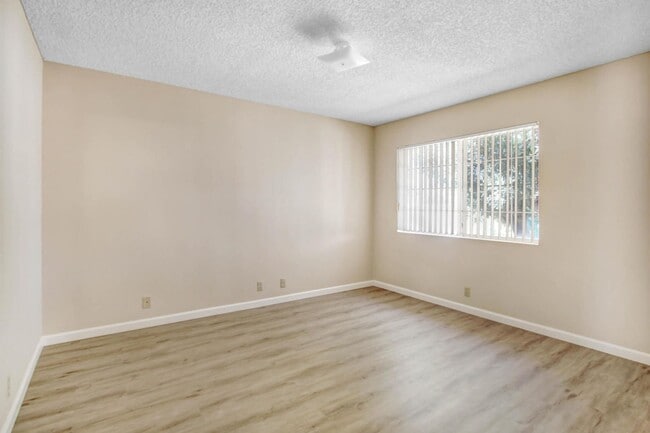 Building Photo - 43580 Texas Ave