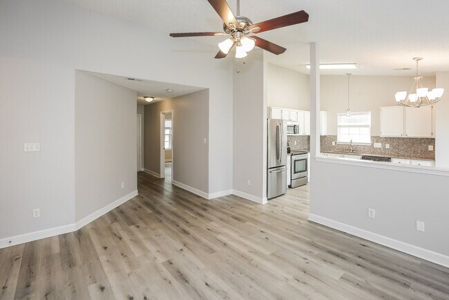 Building Photo - 2852 Longspur Dr