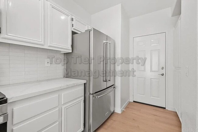 Building Photo - ***Beautiful Like-New 2 bed / 2.5 bath / 1...