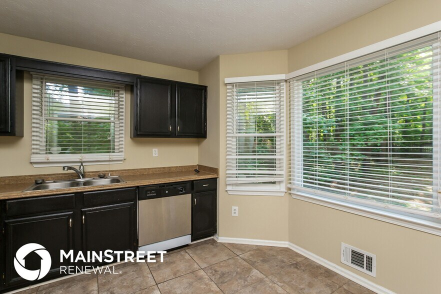 Building Photo - 294 Oak Landing Cir