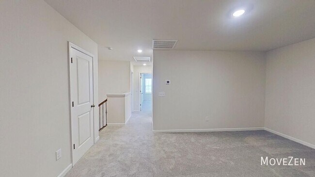 Building Photo - 12 Fernhill Ln