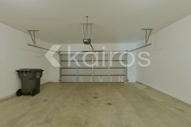 Building Photo - 44 Maple Leaf Dr