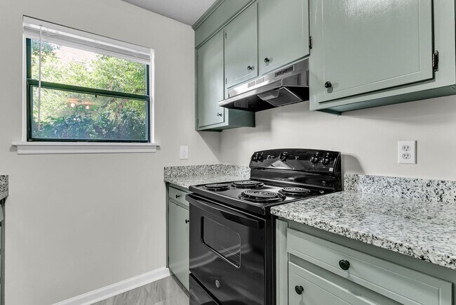 Building Photo - 216 Parlor Dr