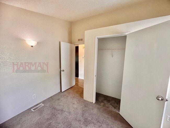 Building Photo - 863 Artesia Rd