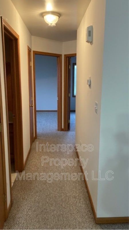 Building Photo - 1335 Rock Run Dr