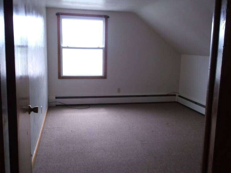 Building Photo - 3109 Hall St