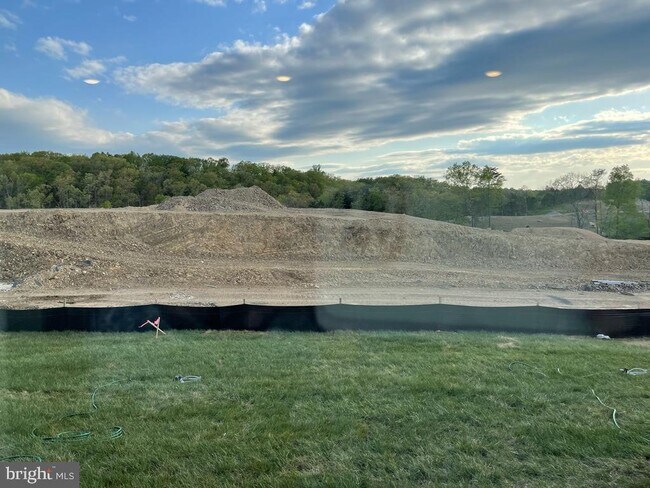 Building Photo - 123 Tye Ct