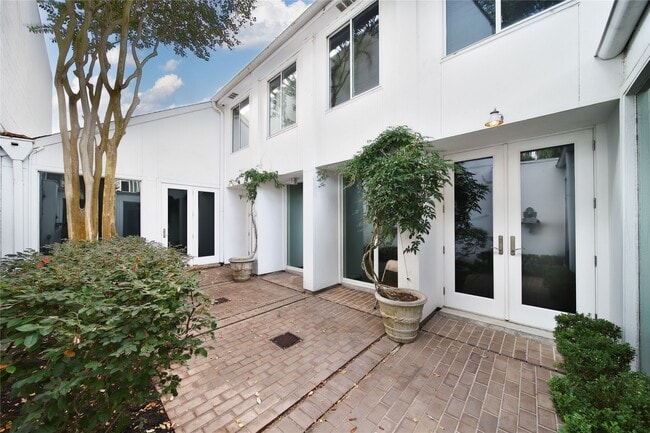 Building Photo - 33 River Hollow Ln