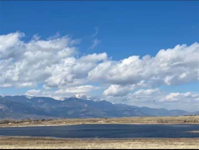 Building Photo - Gorgeous 3 bed/2.5 bath home with 3-CAR TANDEM GARAGE in Painted Sky