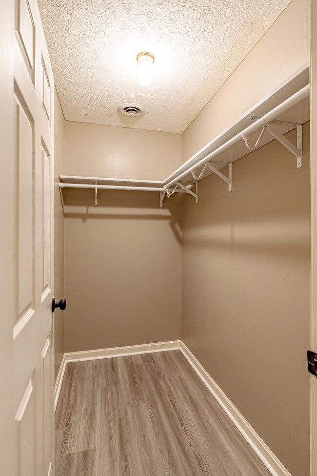 Building Photo - 115 Ivy Pointe Dr