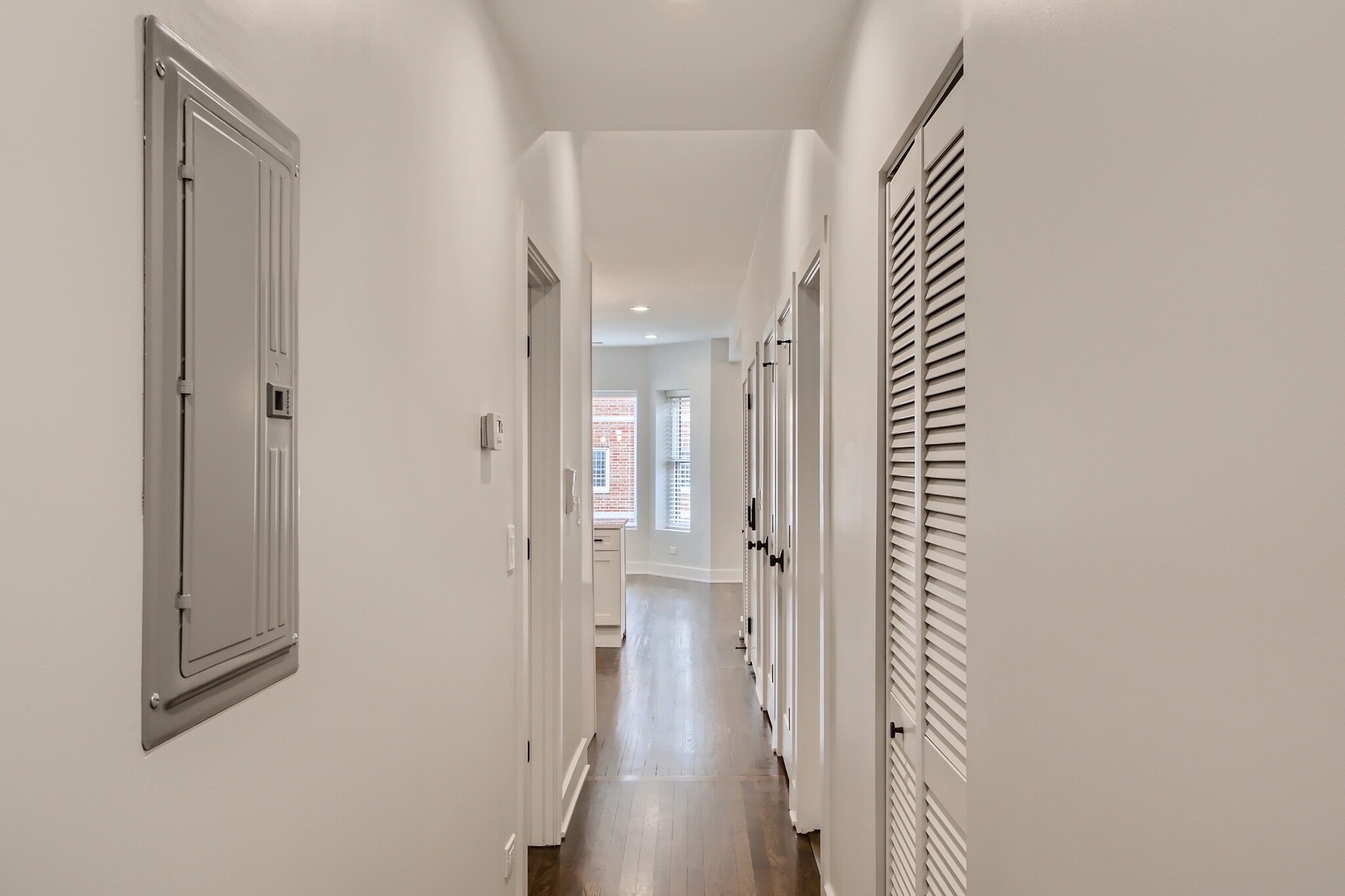 Building Photo - 1452 W Irving Park Rd