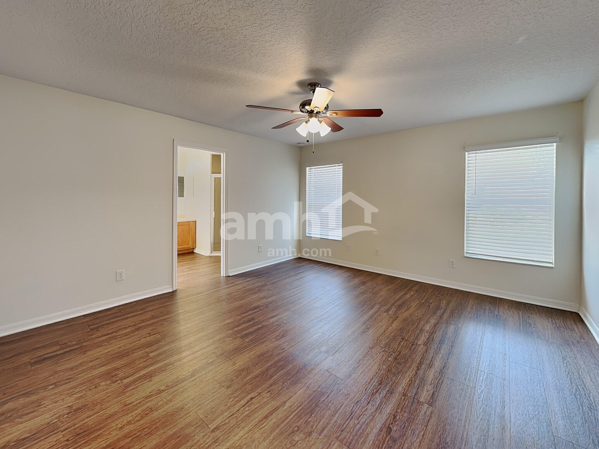 Building Photo - 1145 Bluegrass Dr