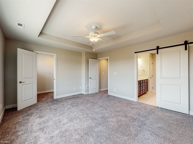 Building Photo - 3 br, 2.5 bath Townhome - Waterford Creek ...
