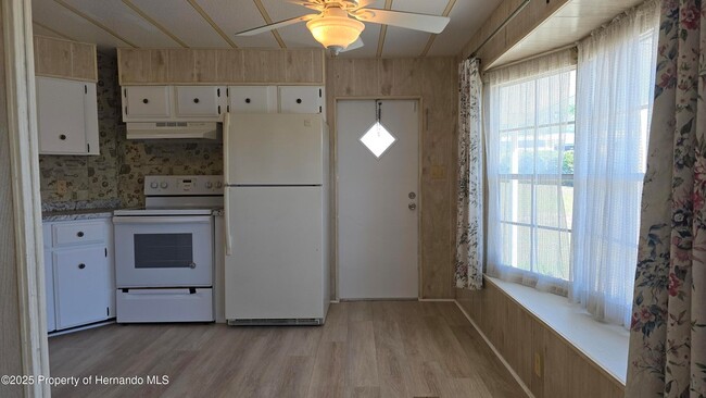 Building Photo - 8229 Green Ct