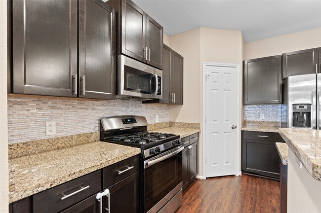 Building Photo - 17120 Wilthorne Gardens Ct