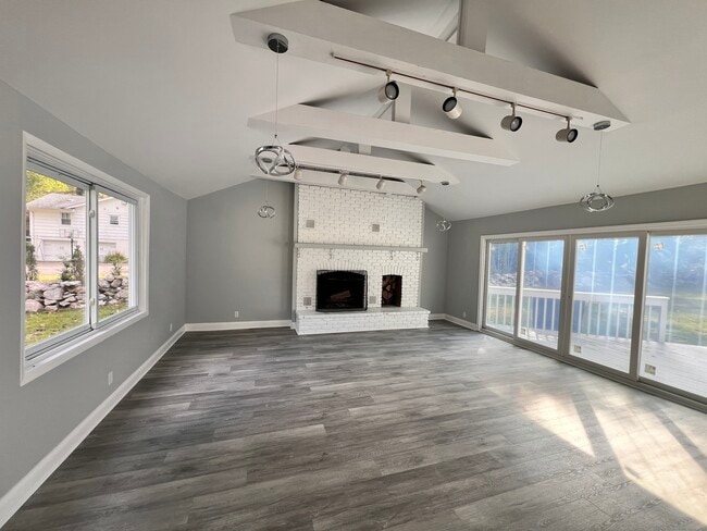 Building Photo - 267 Thunder Hill Dr