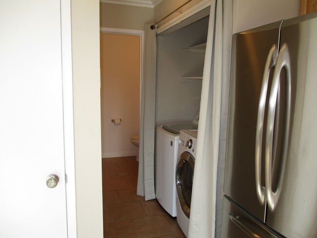 Building Photo - Rancho Bernardo 3 bedroom 2.5 bath Spaciou...