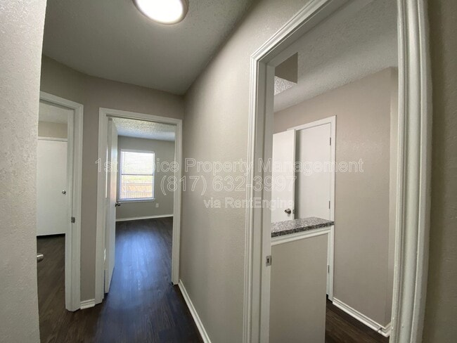 Building Photo - 6706 Crestmont Ct