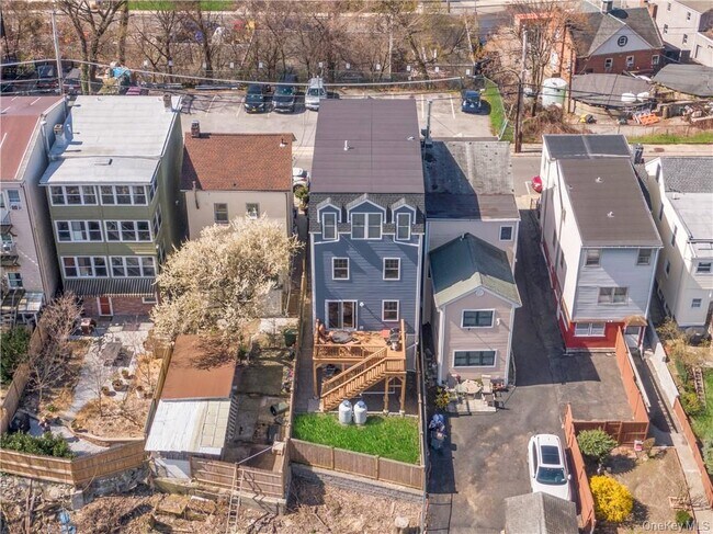 Building Photo - 34 Hudson St
