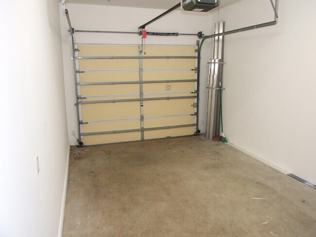 Building Photo - 181 Santa Barbara Way