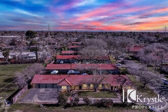 Building Photo - 2021 Red Robin Ln