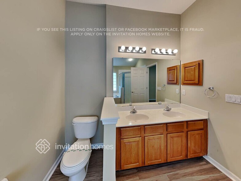 Building Photo - 827 E Red House Branch Rd