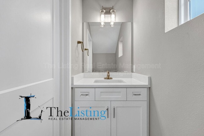 Building Photo - 39 SE 15th Terrace