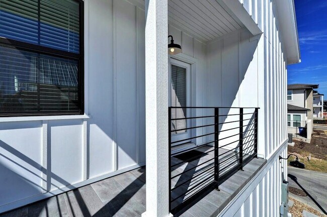 Building Photo - 3128 Chennault St