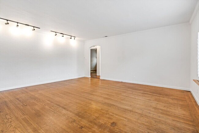 Building Photo - "Charming 3-Bed, 2-Bath Home in Heart of Sonoma Wine Country – Your Perfect Retreat Awaits!"