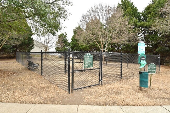 Building Photo - 3 Bedroom home near North Lake Mall Professionally managed by Select Real Estate