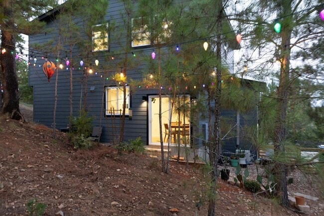 Building Photo - 326 Tahitian Dr