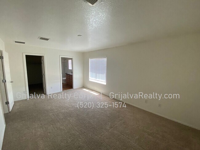 Building Photo - 3 Bedroom, 2.5 Bath House w/ Loft for Rent in Starr Pass  (Star Pass/Mission)