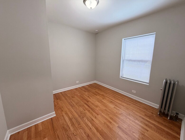 Building Photo - 2609 N Kostner Ave