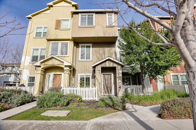 Primary Photo - 1128 Campbell Ave