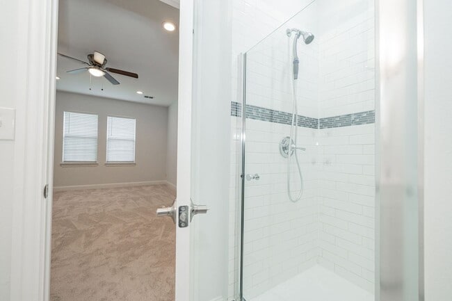 Building Photo - Beautifully Updated 3-Bed, 2-Bath Home Nea...
