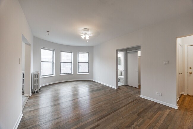 Building Photo - 7724 N Marshfield Ave