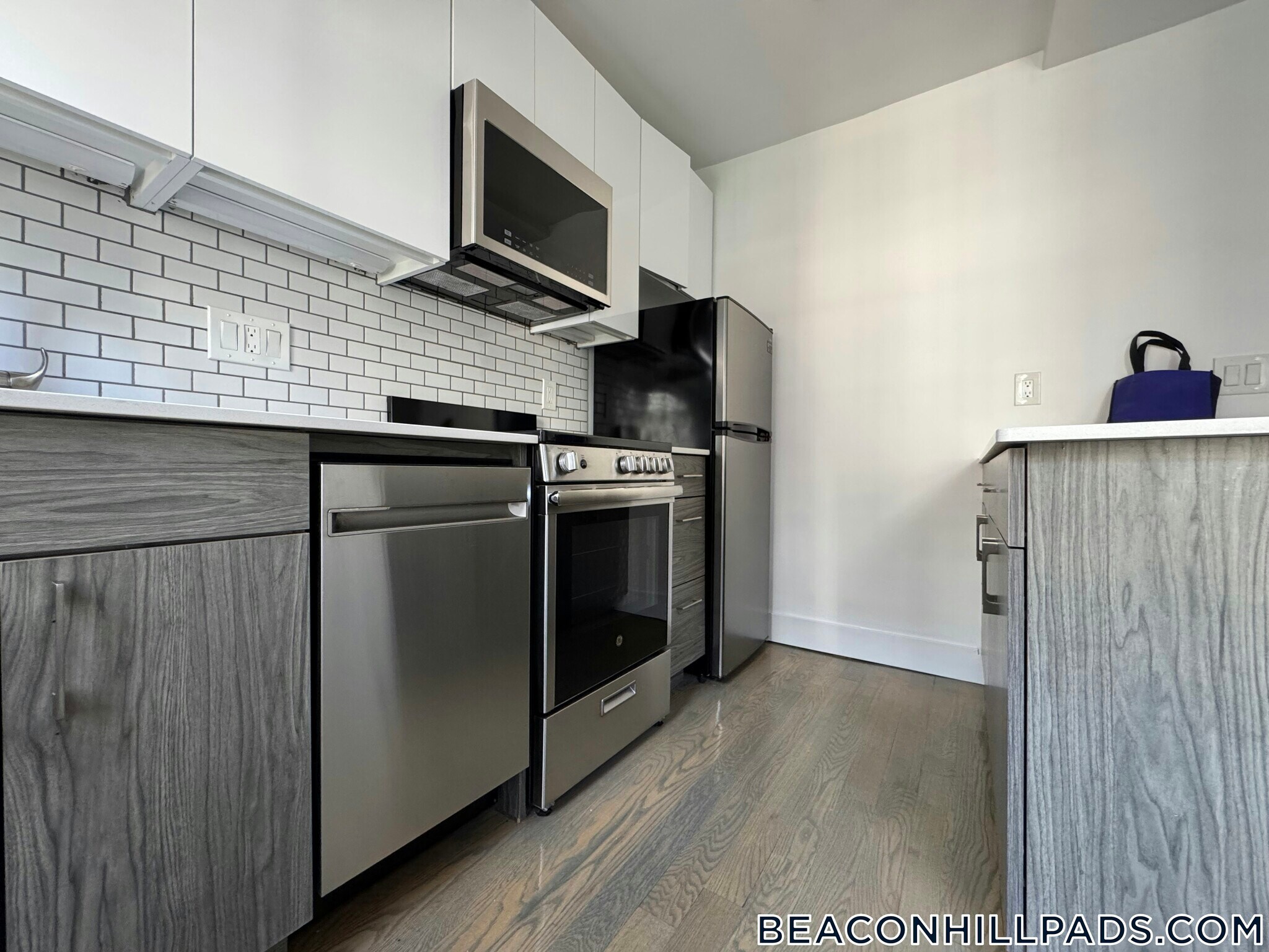 Building Photo - 61 Joy St