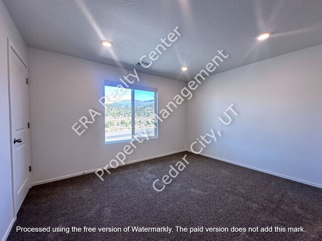 Building Photo - Move-in Discount!!! 3 Bedroom 2 bath with Garage- Townhouse