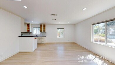 Building Photo - 5844 Vesper Ave