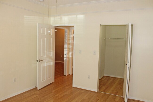 Building Photo - 520 Florida Club Blvd