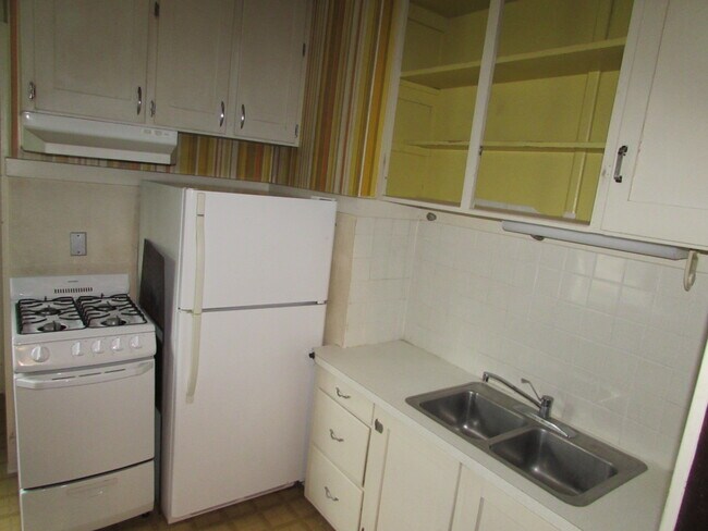 Building Photo - 123 S Brittingham Pl