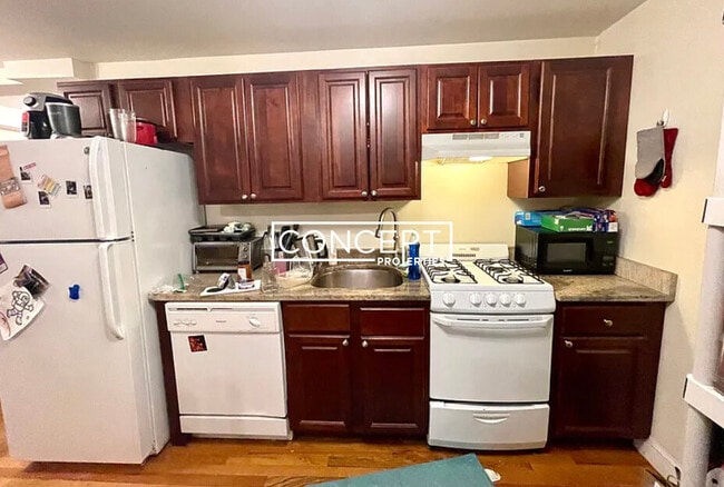 Building Photo - 78 Fenway