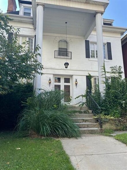 Building Photo - 430 S Fairmount St