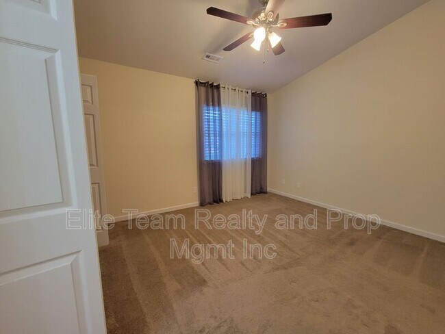 Building Photo - 3811 Mosscroft Ln