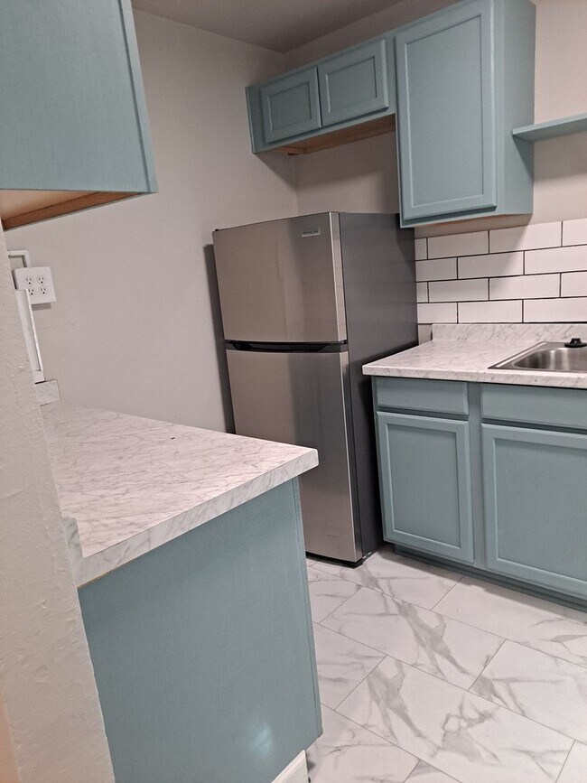 Building Photo - 431 W Grant Ave