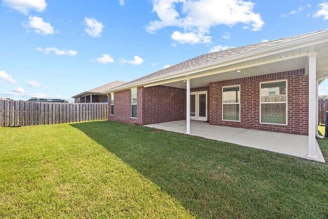 Building Photo - 6007 NW Hoover St